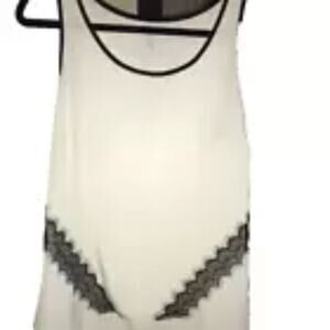 New York and Company Black & White Lace Tank Size M